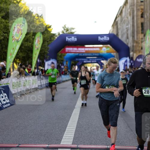 01.09.2024 - BARMER Alsterlauf Kathrin Stürmer Photography http://msf.ph/oto/6971199 01.09.2024 10:08:46 Ziel 2023, 2085, 2142, 2434, 3508, 3554, 3855, 4131, 4132, 4552, 4863, 4868, 4991, 8097, 2301, 2781, 2817, 2999, 3009, 3068, 3205, 3552, 4139, 4296, 4464, 4472, 4490, 4513, 4732, 5163, 5172, 5221, 5235 meine-sportfotos.de