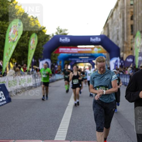 01.09.2024 - BARMER Alsterlauf Kathrin Stürmer Photography http://msf.ph/oto/6971201 01.09.2024 10:08:46 Ziel 2023, 2085, 2142, 2434, 3508, 3554, 3855, 4131, 4132, 4552, 4863, 4868, 4991, 8097, 2301, 2781, 2817, 2999, 3009, 3068, 3205, 3552, 4139, 4296, 4464, 4472, 4490, 4513, 4732, 5163, 5172, 5221, 5235 meine-sportfotos.de
