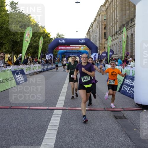 01.09.2024 - BARMER Alsterlauf Kathrin Stürmer Photography http://msf.ph/oto/6971221 01.09.2024 10:09:00 Ziel 2023, 2754, 2821, 3508, 4131, 4132, 4863, 4868, 5232, 8097, 2345, 2680, 3205, 3227, 3414, 3624, 3626, 4076, 4345, 4379, 4513, 4981, 5163 meine-sportfotos.de