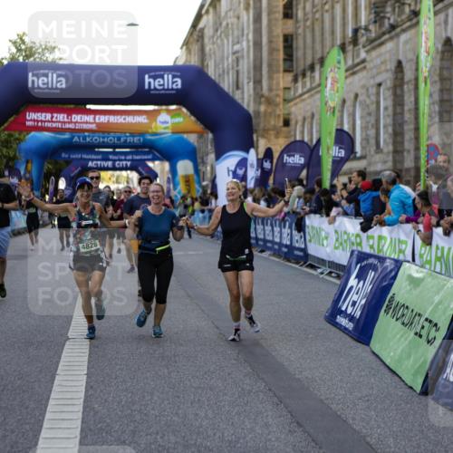 01.09.2024 - BARMER Alsterlauf Kathrin Stürmer Photography http://msf.ph/oto/6971237 01.09.2024 10:09:12 Ziel 2821, 3578, 4013, 4043, 2172, 2465, 2857, 3004, 3227, 3450, 3501, 3675, 3927, 3982, 4047, 4050, 4120, 4345, 4826, 4981, 8206 meine-sportfotos.de