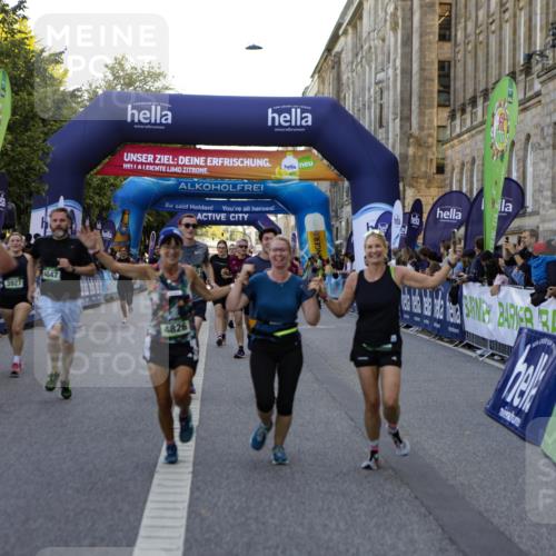 01.09.2024 - BARMER Alsterlauf Kathrin Stürmer Photography http://msf.ph/oto/6971241 01.09.2024 10:09:13 Ziel 2821, 3578, 4013, 4043, 2172, 2465, 2857, 3004, 3227, 3450, 3501, 3675, 3927, 3982, 4047, 4050, 4120, 4345, 4496, 4826, 4981, 8206 meine-sportfotos.de