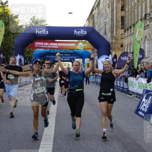 01.09.2024 - BARMER Alsterlauf Kathrin Stürmer Photography http://msf.ph/oto/6971244 01.09.2024 10:09:13 Ziel 2821, 3578, 4013, 4043, 2172, 2465, 2857, 3004, 3227, 3450, 3501, 3675, 3927, 3982, 4047, 4050, 4120, 4345, 4496, 4826, 4981, 8206 meine-sportfotos.de