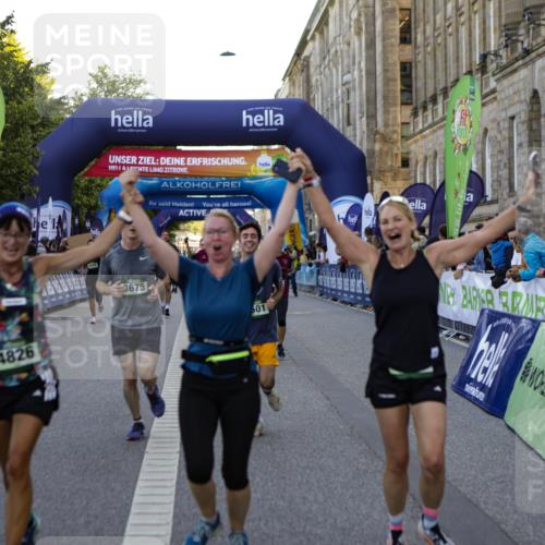 01.09.2024 - BARMER Alsterlauf Kathrin Stürmer Photography http://msf.ph/oto/6971249 01.09.2024 10:09:14 Ziel 2821, 3578, 4013, 4043, 2172, 2465, 2796, 2857, 3004, 3450, 3501, 3675, 3927, 3982, 4047, 4050, 4120, 4345, 4496, 4826, 4981, 8206, 8239 meine-sportfotos.de