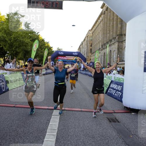 01.09.2024 - BARMER Alsterlauf Kathrin Stürmer Photography http://msf.ph/oto/6971253 01.09.2024 10:09:15 Ziel 2071, 2821, 3578, 4013, 4043, 2172, 2465, 2796, 2857, 3004, 3450, 3501, 3675, 3927, 3982, 4047, 4050, 4120, 4496, 4610, 4826, 8206, 8239 meine-sportfotos.de