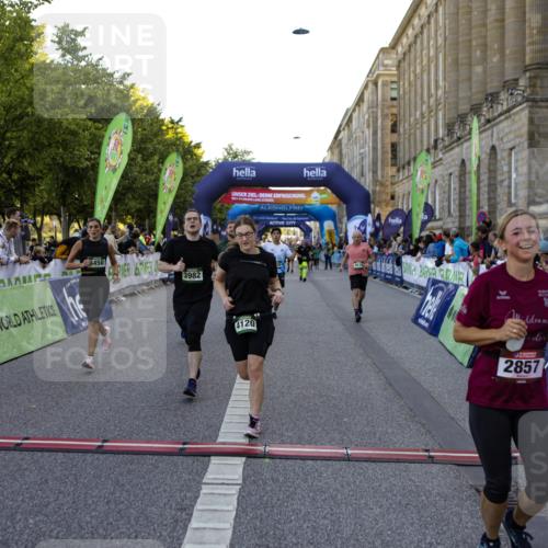 01.09.2024 - BARMER Alsterlauf Kathrin Stürmer Photography http://msf.ph/oto/6971258 01.09.2024 10:09:20 Ziel 2071, 3553, 3578, 3642, 4013, 4043, 8355, 2172, 2796, 2857, 3004, 3450, 3486, 3501, 3675, 3927, 3982, 4047, 4050, 4072, 4120, 4196, 4397, 4468, 4496, 4531, 4579, 4610, 4826, 5233, 8206, 8239 meine-sportfotos.de