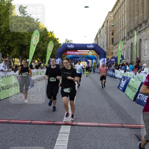 01.09.2024 - BARMER Alsterlauf Kathrin Stürmer Photography http://msf.ph/oto/6971259 01.09.2024 10:09:20 Ziel 2071, 3553, 3578, 3642, 4013, 4043, 8355, 2172, 2796, 2857, 3004, 3450, 3486, 3501, 3675, 3927, 3982, 4047, 4050, 4072, 4120, 4196, 4397, 4468, 4496, 4531, 4579, 4610, 4826, 5233, 8206, 8239 meine-sportfotos.de