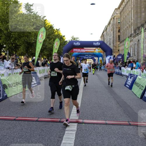 01.09.2024 - BARMER Alsterlauf Kathrin Stürmer Photography http://msf.ph/oto/6971260 01.09.2024 10:09:20 Ziel 2071, 3553, 3578, 3642, 4013, 4043, 8355, 2172, 2796, 2857, 3004, 3450, 3486, 3501, 3675, 3927, 3982, 4047, 4050, 4072, 4120, 4196, 4397, 4468, 4496, 4531, 4579, 4610, 4826, 5233, 8206, 8239 meine-sportfotos.de