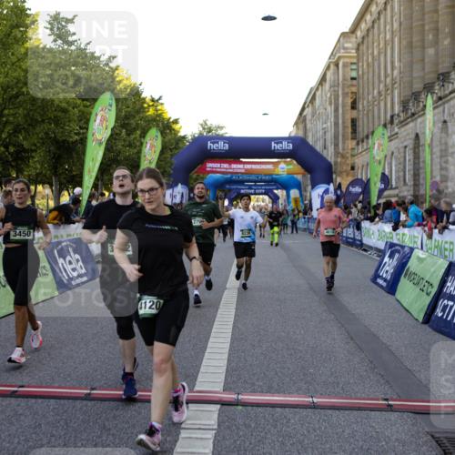 01.09.2024 - BARMER Alsterlauf Kathrin Stürmer Photography http://msf.ph/oto/6971262 01.09.2024 10:09:21 Ziel 2071, 3553, 3578, 3642, 4013, 4043, 8355, 2172, 2796, 2857, 3004, 3450, 3486, 3501, 3675, 3927, 3982, 4047, 4050, 4072, 4120, 4196, 4396, 4397, 4468, 4496, 4531, 4579, 4585, 4610, 4826, 5233, 8239 meine-sportfotos.de