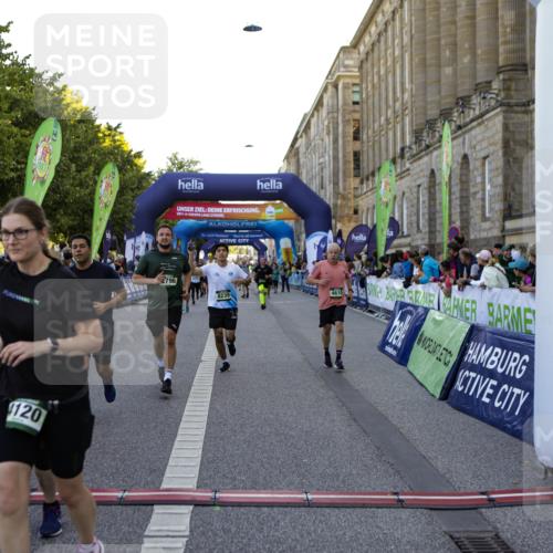 01.09.2024 - BARMER Alsterlauf Kathrin Stürmer Photography http://msf.ph/oto/6971264 01.09.2024 10:09:21 Ziel 2071, 3553, 3578, 3642, 4013, 4043, 8355, 2172, 2796, 2857, 3004, 3450, 3486, 3501, 3675, 3927, 3982, 4047, 4050, 4072, 4120, 4196, 4396, 4397, 4468, 4496, 4531, 4579, 4585, 4610, 4826, 5233, 8239 meine-sportfotos.de