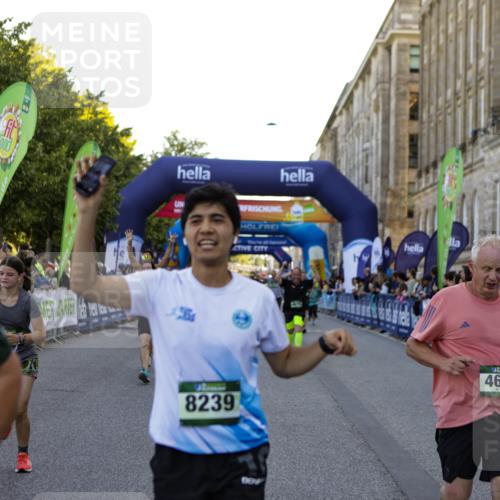 01.09.2024 - BARMER Alsterlauf Kathrin Stürmer Photography http://msf.ph/oto/6971277 01.09.2024 10:09:23 Ziel 2071, 3553, 3578, 3642, 4013, 4043, 4389, 8355, 2757, 2795, 2796, 2857, 3450, 3486, 3501, 3901, 3927, 3982, 4050, 4072, 4120, 4196, 4396, 4397, 4468, 4496, 4531, 4579, 4585, 4610, 5233, 8239 meine-sportfotos.de