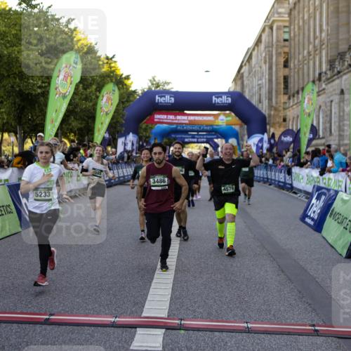 01.09.2024 - BARMER Alsterlauf Kathrin Stürmer Photography http://msf.ph/oto/6971290 01.09.2024 10:09:27 Ziel 2071, 3553, 3578, 3642, 4013, 4043, 4389, 4903, 8355, 2757, 2795, 2796, 3450, 3486, 3829, 3830, 3831, 3832, 3901, 3982, 4072, 4120, 4196, 4331, 4396, 4397, 4468, 4496, 4531, 4579, 4585, 4610, 4711, 5233, 8239 meine-sportfotos.de