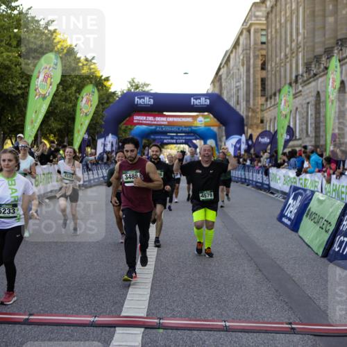 01.09.2024 - BARMER Alsterlauf Kathrin Stürmer Photography http://msf.ph/oto/6971291 01.09.2024 10:09:28 Ziel 2071, 3457, 3553, 3578, 3642, 4013, 4043, 4389, 4903, 8355, 2757, 2795, 2796, 3486, 3828, 3829, 3830, 3831, 3832, 3901, 4072, 4147, 4196, 4331, 4396, 4397, 4468, 4496, 4531, 4579, 4585, 4610, 4711, 4799, 5233, 8239 meine-sportfotos.de