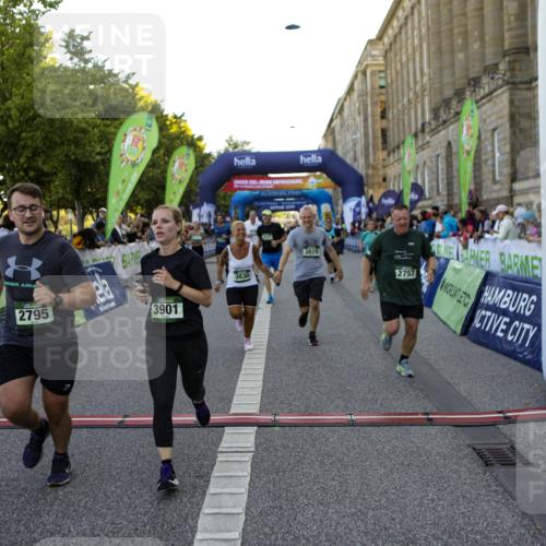01.09.2024 - BARMER Alsterlauf Kathrin Stürmer Photography http://msf.ph/oto/6971298 01.09.2024 10:09:31 Ziel 2071, 3457, 3553, 3642, 4043, 4389, 4903, 8355, 2757, 2795, 3486, 3828, 3829, 3830, 3831, 3832, 3901, 4072, 4147, 4196, 4331, 4396, 4397, 4468, 4531, 4579, 4585, 4711, 4799, 4881, 5233 meine-sportfotos.de