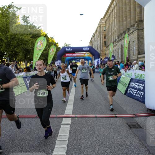 01.09.2024 - BARMER Alsterlauf Kathrin Stürmer Photography http://msf.ph/oto/6971299 01.09.2024 10:09:32 Ziel 2071, 3457, 3553, 3642, 4043, 4389, 4903, 8355, 2757, 2795, 3486, 3828, 3829, 3830, 3831, 3832, 3901, 4008, 4072, 4147, 4196, 4331, 4396, 4397, 4531, 4579, 4585, 4711, 4799, 4881, 5233 meine-sportfotos.de