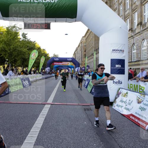 01.09.2024 - BARMER Alsterlauf Kathrin Stürmer Photography http://msf.ph/oto/6971306 01.09.2024 10:09:38 Ziel 3457, 3553, 3642, 4389, 4903, 8355, 2757, 2759, 2760, 3231, 3245, 3542, 3828, 3829, 3830, 3831, 3832, 4008, 4147, 4331, 4711, 4799, 4881 meine-sportfotos.de
