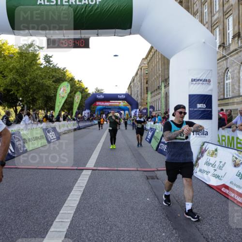 01.09.2024 - BARMER Alsterlauf Kathrin Stürmer Photography http://msf.ph/oto/6971307 01.09.2024 10:09:38 Ziel 3457, 3553, 3642, 4389, 4903, 8355, 2757, 2759, 2760, 3231, 3245, 3542, 3828, 3829, 3830, 3831, 3832, 4008, 4147, 4331, 4711, 4799, 4881 meine-sportfotos.de