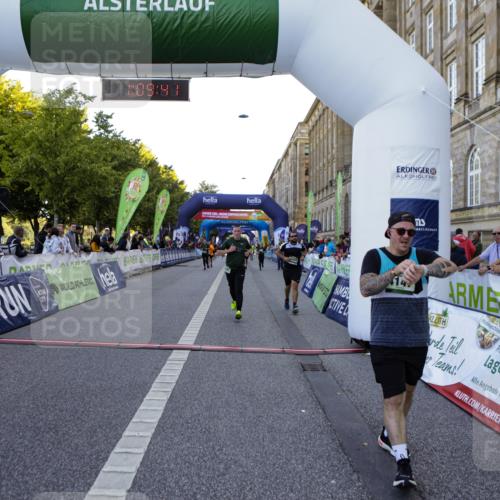 01.09.2024 - BARMER Alsterlauf Kathrin Stürmer Photography http://msf.ph/oto/6971310 01.09.2024 10:09:39 Ziel 3457, 3553, 3557, 3642, 4389, 4903, 2759, 2760, 3231, 3245, 3542, 3828, 3829, 3830, 3831, 3832, 4008, 4147, 4331, 4401, 4711, 4799, 4881 meine-sportfotos.de