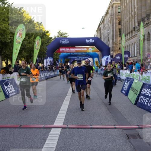 01.09.2024 - BARMER Alsterlauf Kathrin Stürmer Photography http://msf.ph/oto/6971311 01.09.2024 10:09:45 Ziel 2641, 2648, 3006, 3219, 3220, 3457, 3557, 4099, 4105, 4903, 4970, 8029, 2588, 2759, 2760, 3231, 3245, 3285, 3375, 3460, 3542, 3699, 4008, 4401, 4881 meine-sportfotos.de