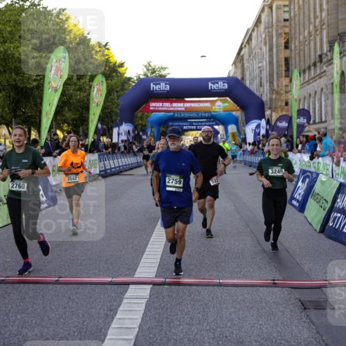 01.09.2024 - BARMER Alsterlauf Kathrin Stürmer Photography http://msf.ph/oto/6971313 01.09.2024 10:09:45 Ziel 2641, 2648, 3006, 3219, 3220, 3457, 3557, 4099, 4105, 4903, 4970, 8029, 2588, 2759, 2760, 3231, 3245, 3285, 3375, 3460, 3542, 3699, 4008, 4401, 4881 meine-sportfotos.de