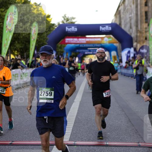 01.09.2024 - BARMER Alsterlauf Kathrin Stürmer Photography http://msf.ph/oto/6971317 01.09.2024 10:09:46 Ziel 2641, 2648, 3006, 3219, 3220, 3457, 3557, 4099, 4105, 4903, 4970, 8029, 2588, 2759, 2760, 3231, 3243, 3245, 3285, 3375, 3460, 3542, 3699, 4008, 4401, 4682, 4881 meine-sportfotos.de