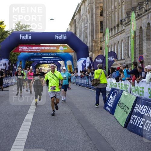 01.09.2024 - BARMER Alsterlauf Kathrin Stürmer Photography http://msf.ph/oto/6971318 01.09.2024 10:09:52 Ziel 2225, 2641, 2648, 3006, 3012, 3219, 3220, 3266, 3347, 3557, 4099, 4105, 4144, 4309, 4970, 8016, 8029, 2441, 2588, 2759, 2760, 3033, 3231, 3243, 3245, 3285, 3375, 3460, 3542, 3699, 3983, 4230, 4401, 4682, 5040, 5199, 8218, 8256 meine-sportfotos.de