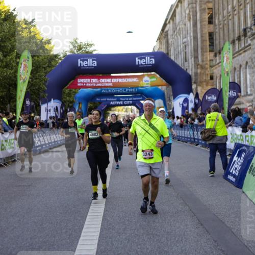 01.09.2024 - BARMER Alsterlauf Kathrin Stürmer Photography http://msf.ph/oto/6971325 01.09.2024 10:09:53 Ziel 2225, 2641, 2648, 3006, 3012, 3219, 3220, 3266, 3347, 3557, 4099, 4105, 4144, 4309, 4551, 4970, 8016, 8029, 2441, 2588, 3033, 3231, 3243, 3245, 3285, 3375, 3460, 3542, 3699, 3983, 4230, 4268, 4401, 4596, 4682, 5040, 5199, 8218, 8256 meine-sportfotos.de