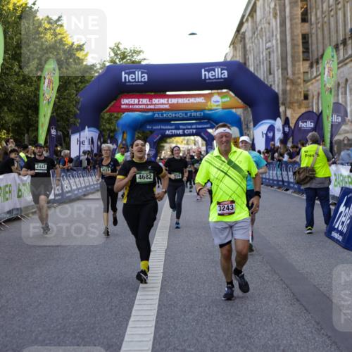 01.09.2024 - BARMER Alsterlauf Kathrin Stürmer Photography http://msf.ph/oto/6971327 01.09.2024 10:09:54 Ziel 2225, 2641, 2648, 3006, 3012, 3219, 3220, 3266, 3347, 3557, 4099, 4105, 4144, 4309, 4551, 4970, 8016, 8029, 2441, 2582, 2588, 3033, 3201, 3243, 3285, 3375, 3460, 3699, 3983, 4230, 4268, 4401, 4596, 4682, 5040, 5192, 5193, 5199, 8218, 8256 meine-sportfotos.de
