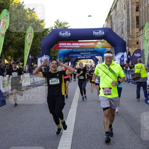 01.09.2024 - BARMER Alsterlauf Kathrin Stürmer Photography http://msf.ph/oto/6971330 01.09.2024 10:09:54 Ziel 2225, 2641, 2648, 3006, 3012, 3219, 3220, 3266, 3347, 3557, 4099, 4105, 4144, 4309, 4551, 4970, 8016, 8029, 2441, 2582, 2588, 3033, 3201, 3243, 3285, 3375, 3460, 3699, 3983, 4230, 4268, 4401, 4596, 4682, 5040, 5192, 5193, 5199, 8218, 8256 meine-sportfotos.de