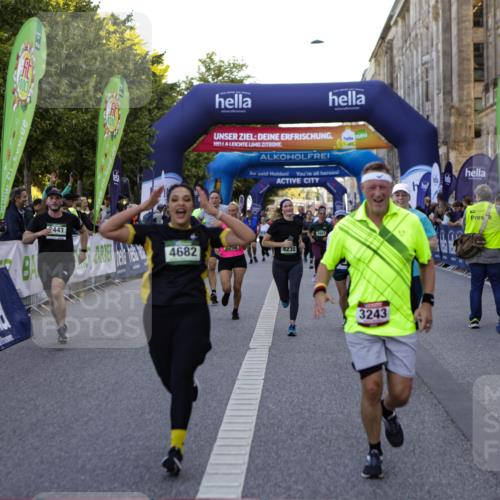 01.09.2024 - BARMER Alsterlauf Kathrin Stürmer Photography http://msf.ph/oto/6971331 01.09.2024 10:09:54 Ziel 2225, 2641, 2648, 3006, 3012, 3219, 3220, 3266, 3347, 3557, 4099, 4105, 4144, 4309, 4551, 4970, 8016, 8029, 2441, 2582, 2588, 3033, 3201, 3243, 3285, 3375, 3460, 3699, 3983, 4230, 4268, 4401, 4596, 4682, 5040, 5192, 5193, 5199, 8218, 8256 meine-sportfotos.de