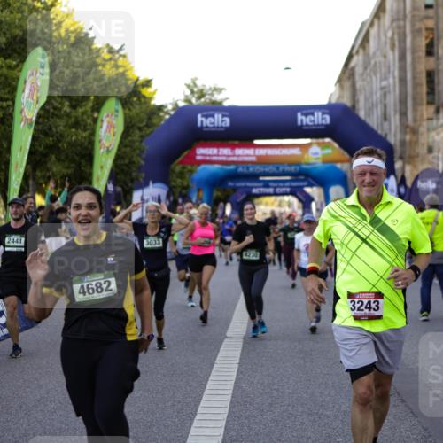 01.09.2024 - BARMER Alsterlauf Kathrin Stürmer Photography http://msf.ph/oto/6971334 01.09.2024 10:09:55 Ziel 2225, 2641, 2648, 3006, 3012, 3219, 3220, 3266, 3282, 3347, 3557, 4099, 4105, 4144, 4309, 4445, 4551, 4970, 8016, 8029, 2441, 2582, 2588, 2897, 3033, 3201, 3243, 3285, 3375, 3460, 3699, 3977, 3983, 4230, 4266, 4268, 4596, 4682, 5040, 5192, 5193, 5199, 8218, 8256 meine-sportfotos.de