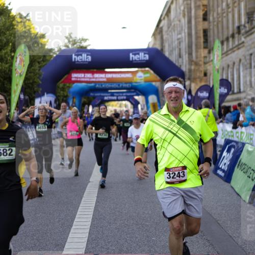 01.09.2024 - BARMER Alsterlauf Kathrin Stürmer Photography http://msf.ph/oto/6971335 01.09.2024 10:09:55 Ziel 2225, 2641, 2648, 3006, 3012, 3219, 3220, 3266, 3282, 3347, 3557, 4099, 4105, 4144, 4309, 4445, 4551, 4970, 8016, 8029, 2441, 2582, 2588, 2897, 3033, 3201, 3243, 3285, 3375, 3460, 3699, 3977, 3983, 4230, 4266, 4268, 4596, 4682, 5040, 5192, 5193, 5199, 8218, 8256 meine-sportfotos.de