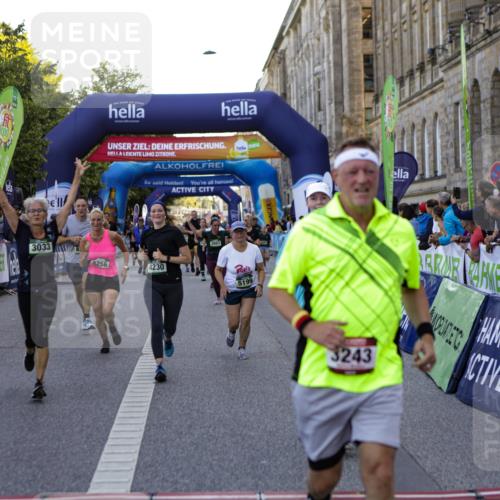 01.09.2024 - BARMER Alsterlauf Kathrin Stürmer Photography http://msf.ph/oto/6971337 01.09.2024 10:09:55 Ziel 2225, 2641, 2648, 3006, 3012, 3219, 3220, 3266, 3282, 3347, 3557, 4099, 4105, 4144, 4309, 4445, 4551, 4970, 8016, 8029, 2441, 2582, 2588, 2897, 3033, 3201, 3243, 3285, 3375, 3460, 3699, 3977, 3983, 4230, 4266, 4268, 4596, 4682, 5040, 5192, 5193, 5199, 8218, 8256 meine-sportfotos.de
