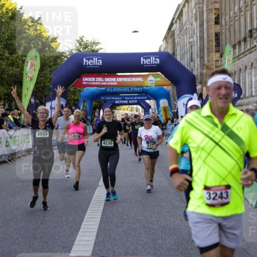 01.09.2024 - BARMER Alsterlauf Kathrin Stürmer Photography http://msf.ph/oto/6971338 01.09.2024 10:09:55 Ziel 2225, 2641, 2648, 3006, 3012, 3219, 3220, 3266, 3282, 3347, 3557, 4099, 4105, 4144, 4309, 4445, 4551, 4970, 8016, 8029, 2441, 2582, 2588, 2897, 3033, 3201, 3243, 3285, 3375, 3460, 3699, 3977, 3983, 4230, 4266, 4268, 4596, 4682, 5040, 5192, 5193, 5199, 8218, 8256 meine-sportfotos.de