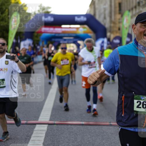 01.09.2024 - BARMER Alsterlauf Kathrin Stürmer Photography http://msf.ph/oto/6971347 01.09.2024 10:10:31 Ziel 2287, 2288, 2346, 2571, 2573, 2797, 2872, 2873, 2938, 3015, 3146, 3147, 3491, 3913, 4019, 8083, 8227, 2337, 2390, 2391, 2668, 2977, 3274, 3875, 3907, 4093, 4277, 4361, 4770, 4785, 5124, 5125, 8163 meine-sportfotos.de