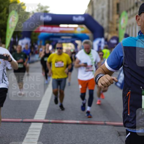 01.09.2024 - BARMER Alsterlauf Kathrin Stürmer Photography http://msf.ph/oto/6971348 01.09.2024 10:10:32 Ziel 2287, 2288, 2346, 2571, 2573, 2797, 2872, 2873, 2938, 3015, 3146, 3147, 3319, 3491, 3913, 4019, 8083, 8227, 2337, 2390, 2391, 2412, 2668, 2977, 3274, 3875, 3907, 4093, 4277, 4278, 4361, 4770, 4785, 5124, 5125, 8163 meine-sportfotos.de