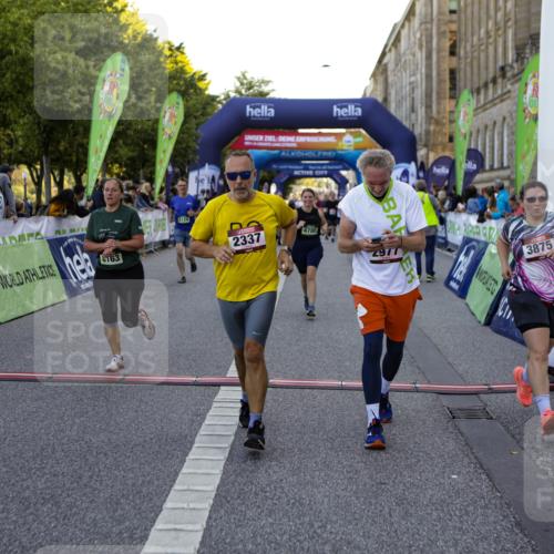 01.09.2024 - BARMER Alsterlauf Kathrin Stürmer Photography http://msf.ph/oto/6971349 01.09.2024 10:10:33 Ziel 2287, 2288, 2571, 2573, 2797, 2872, 2873, 2938, 3015, 3146, 3147, 3319, 3491, 3913, 4019, 8083, 8227, 2337, 2390, 2391, 2412, 2668, 2977, 3274, 3875, 3907, 4093, 4151, 4277, 4278, 4361, 4770, 4785, 4930, 5124, 5125, 8163 meine-sportfotos.de