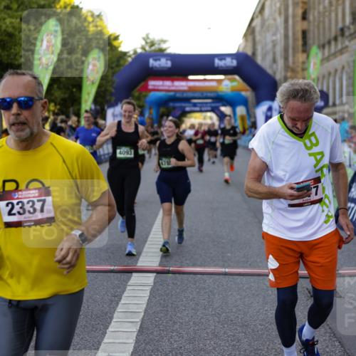 01.09.2024 - BARMER Alsterlauf Kathrin Stürmer Photography http://msf.ph/oto/6971355 01.09.2024 10:10:34 Ziel 2287, 2288, 2571, 2573, 2872, 2873, 3015, 3146, 3147, 3319, 3491, 3913, 4019, 8083, 2087, 2337, 2390, 2391, 2412, 2668, 2977, 3274, 3875, 3907, 4093, 4151, 4277, 4278, 4361, 4770, 4785, 4930, 5124, 5125, 8163 meine-sportfotos.de