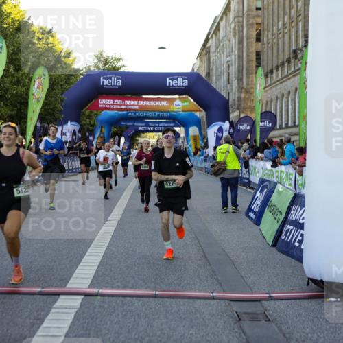 01.09.2024 - BARMER Alsterlauf Kathrin Stürmer Photography http://msf.ph/oto/6971357 01.09.2024 10:10:36 Ziel 2287, 2288, 2571, 2573, 3146, 3147, 3319, 3913, 4019, 8083, 2087, 2337, 2390, 2391, 2412, 2668, 2977, 3510, 3875, 3907, 4093, 4151, 4277, 4278, 4361, 4392, 4524, 4770, 4785, 4930, 5124, 5125, 5204, 8163 meine-sportfotos.de