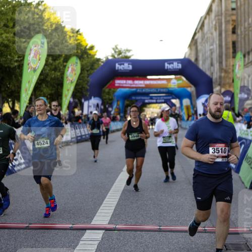 01.09.2024 - BARMER Alsterlauf Kathrin Stürmer Photography http://msf.ph/oto/6971370 01.09.2024 10:10:44 Ziel 2025, 3146, 3147, 3157, 3250, 3319, 4019, 4983, 8083, 2087, 2355, 2390, 2412, 2950, 3510, 3748, 3940, 4151, 4278, 4325, 4361, 4392, 4524, 4930, 5204, 5205, 5237, 8010, 8321 meine-sportfotos.de