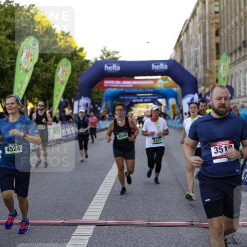 01.09.2024 - BARMER Alsterlauf Kathrin Stürmer Photography http://msf.ph/oto/6971372 01.09.2024 10:10:44 Ziel 2025, 3146, 3147, 3157, 3250, 3319, 4019, 4983, 8083, 2087, 2355, 2390, 2412, 2950, 3510, 3748, 3940, 4151, 4278, 4325, 4361, 4392, 4524, 4930, 5204, 5205, 5237, 8010, 8321 meine-sportfotos.de