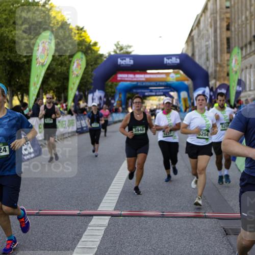01.09.2024 - BARMER Alsterlauf Kathrin Stürmer Photography http://msf.ph/oto/6971374 01.09.2024 10:10:45 Ziel 2025, 3146, 3147, 3157, 3250, 3319, 4019, 4983, 8083, 2087, 2355, 2390, 2412, 2950, 3510, 3748, 3940, 4151, 4278, 4325, 4361, 4392, 4524, 4930, 5204, 5205, 5237, 8010, 8321 meine-sportfotos.de