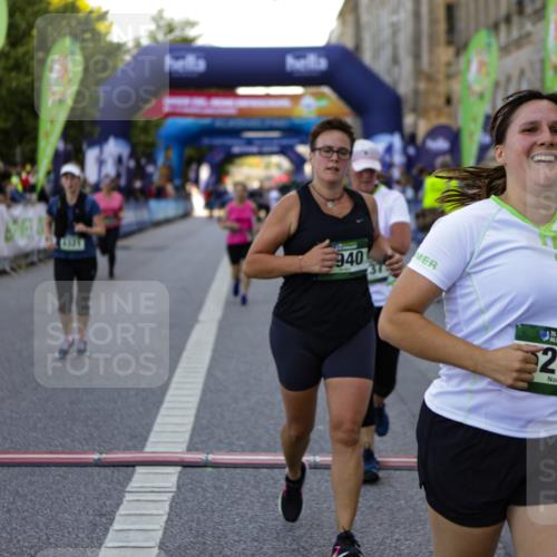 01.09.2024 - BARMER Alsterlauf Kathrin Stürmer Photography http://msf.ph/oto/6971381 01.09.2024 10:10:46 Ziel 2025, 2277, 3146, 3147, 3157, 3250, 3319, 3926, 4019, 4983, 8083, 8357, 2087, 2355, 2390, 2412, 2950, 3510, 3748, 3940, 4151, 4278, 4325, 4361, 4392, 4524, 4930, 5204, 5205, 5237, 8010, 8321 meine-sportfotos.de