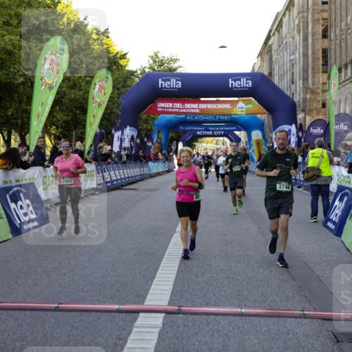 01.09.2024 - BARMER Alsterlauf Kathrin Stürmer Photography http://msf.ph/oto/6971382 01.09.2024 10:10:48 Ziel 2025, 2277, 2326, 2803, 3157, 3250, 3319, 3926, 4019, 4983, 8357, 2087, 2355, 2417, 2950, 3315, 3510, 3748, 3940, 4151, 4325, 4392, 4524, 4557, 4930, 5204, 5205, 5237, 8010, 8321 meine-sportfotos.de