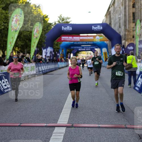 01.09.2024 - BARMER Alsterlauf Kathrin Stürmer Photography http://msf.ph/oto/6971385 01.09.2024 10:10:49 Ziel 2025, 2277, 2326, 2803, 3157, 3250, 3319, 3926, 4019, 4983, 8357, 2087, 2355, 2417, 2950, 3315, 3510, 3748, 3940, 4325, 4392, 4524, 4557, 5204, 5205, 5237, 8010, 8321 meine-sportfotos.de