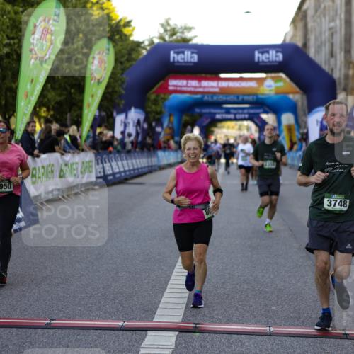 01.09.2024 - BARMER Alsterlauf Kathrin Stürmer Photography http://msf.ph/oto/6971386 01.09.2024 10:10:49 Ziel 2025, 2277, 2326, 2803, 3157, 3250, 3319, 3926, 4019, 4983, 8357, 2087, 2355, 2417, 2950, 3315, 3510, 3748, 3940, 4325, 4392, 4524, 4557, 5204, 5205, 5237, 8010, 8321 meine-sportfotos.de