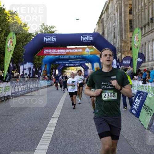 01.09.2024 - BARMER Alsterlauf Kathrin Stürmer Photography http://msf.ph/oto/6971393 01.09.2024 10:10:53 Ziel 2025, 2178, 2277, 2326, 2803, 3157, 3250, 3926, 4983, 8357, 2355, 2417, 2950, 3311, 3315, 3748, 4325, 4557, 8010, 8321, 8352 meine-sportfotos.de
