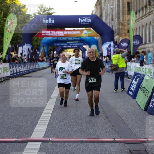 01.09.2024 - BARMER Alsterlauf Kathrin Stürmer Photography http://msf.ph/oto/6971395 01.09.2024 10:10:55 Ziel 2025, 2178, 2277, 2326, 2803, 3157, 3210, 3221, 3222, 3250, 3300, 3926, 4983, 8357, 2355, 2417, 2877, 2950, 3311, 3315, 3748, 4557, 8010, 8352 meine-sportfotos.de