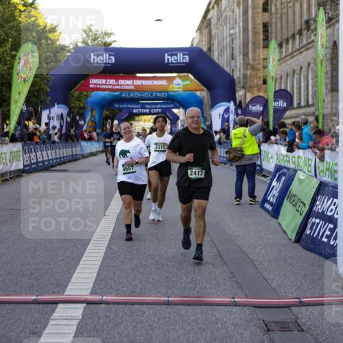 01.09.2024 - BARMER Alsterlauf Kathrin Stürmer Photography http://msf.ph/oto/6971396 01.09.2024 10:10:55 Ziel 2025, 2178, 2277, 2326, 2803, 3157, 3210, 3221, 3222, 3250, 3300, 3926, 4983, 8357, 2355, 2417, 2877, 2950, 3311, 3315, 3748, 4557, 8010, 8352 meine-sportfotos.de