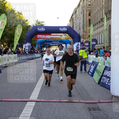 01.09.2024 - BARMER Alsterlauf Kathrin Stürmer Photography http://msf.ph/oto/6971399 01.09.2024 10:10:56 Ziel 2025, 2178, 2277, 2326, 2803, 3157, 3210, 3221, 3222, 3250, 3300, 3925, 3926, 4983, 8357, 2355, 2417, 2877, 2950, 3311, 3315, 3748, 4557, 8010, 8352 meine-sportfotos.de