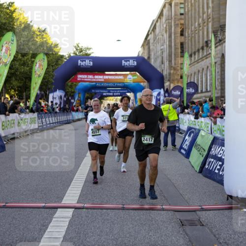 01.09.2024 - BARMER Alsterlauf Kathrin Stürmer Photography http://msf.ph/oto/6971400 01.09.2024 10:10:56 Ziel 2025, 2178, 2277, 2326, 2803, 3157, 3210, 3221, 3222, 3250, 3300, 3925, 3926, 4983, 8357, 2355, 2417, 2877, 2950, 3311, 3315, 3748, 4557, 8010, 8352 meine-sportfotos.de